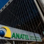 Mulher viraliza ao acordar após procedimento cirúrgico! Vídeo