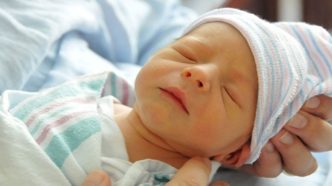 Médico viraliza ao reanimar e salvar recém-nascido! Vídeo