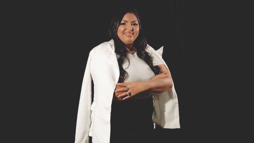 Nail Designer Cearense Daiane Souza Conquista a Internet com Unhas Exóticas