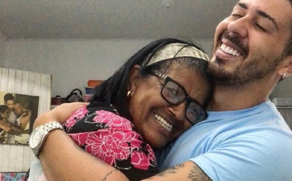 Carlinhos Maia abençoa mais uma vida! Enxergou sua mãe Maria nessa mulher!