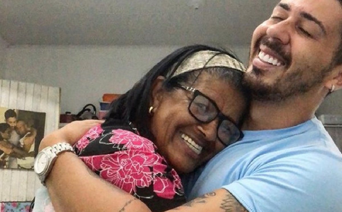 Carlinhos Maia abençoa mais uma vida! Enxergou sua mãe Maria nessa mulher!