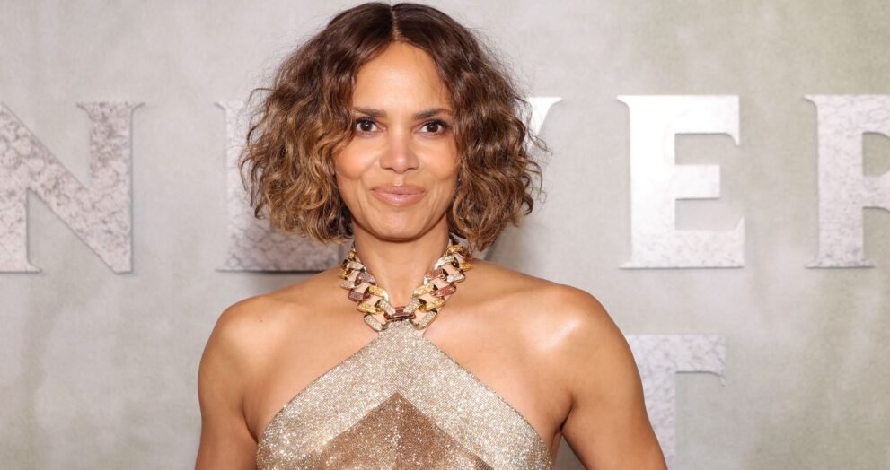 Halle Berry aos 60 Anos
