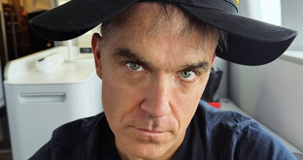 Robbie Williams revela diagnóstico de autismo aos 52 anos